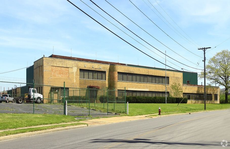 More Photos Of 1311 Chardon Rd, Euclid Warehouse For Lease