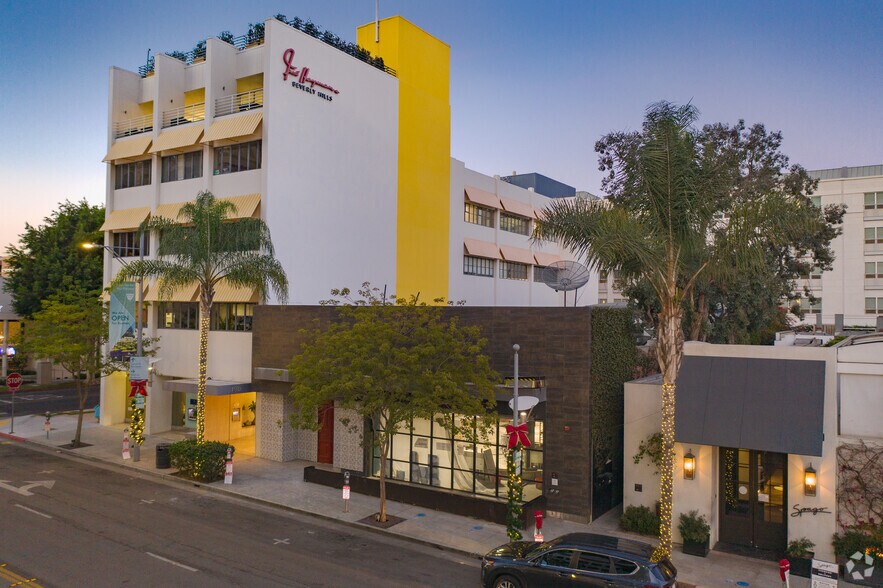 More Photos Of 184-188 N Canon Dr, Beverly Hills Restaurant For Lease