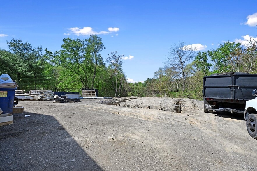 More Photos Of 2451 Baltimore Blvd, Finksburg Auto Repair For Sale