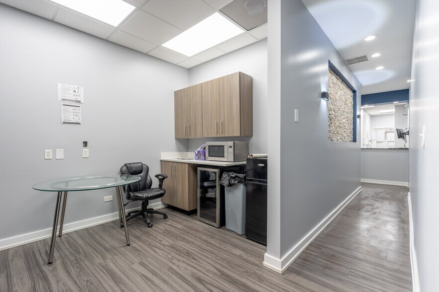 More Photos Of 3540 N Ashland Ave, Chicago Apartments For Lease