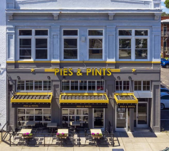 More Photos Of 2035 W Broad St, Richmond Storefront Retail Office For Lease