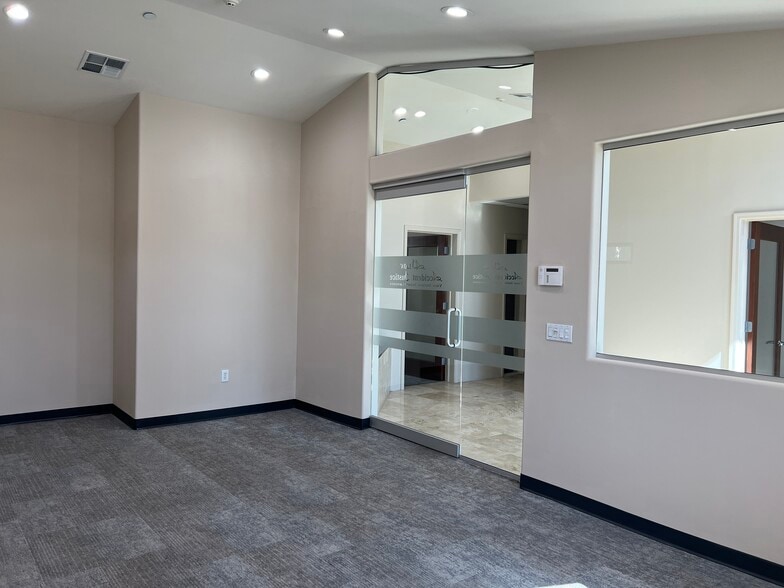 More Photos Of 7201 N 7th St, Phoenix Loft Creative Space For Sale