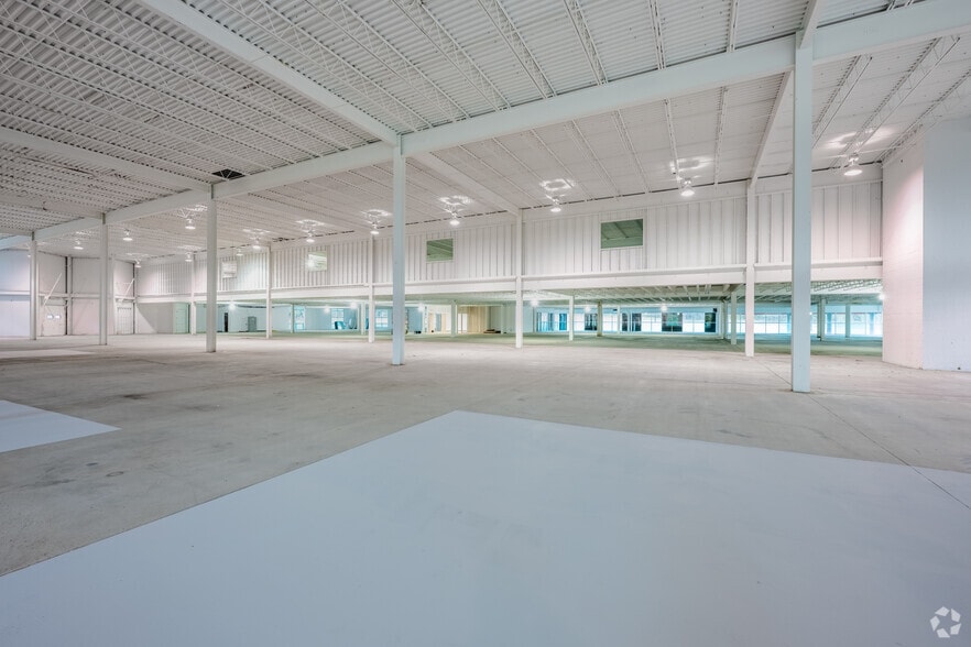 More Photos Of 173 Industry Dr, Pittsburgh Showroom For Lease