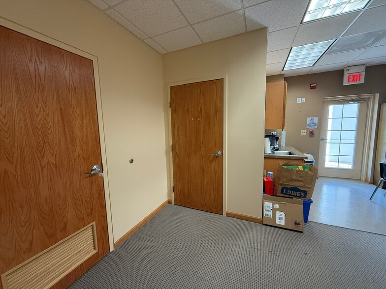 More Photos Of 103 Centennial St, La Plata Medical For Lease