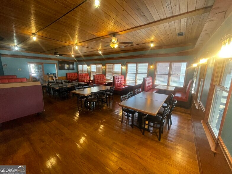 More Photos Of 406 N Piedmont Ave, Rockmart Restaurant For Sale