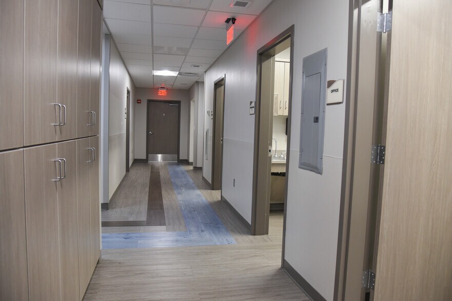 More Photos Of 1635 Highway 31, Hartselle Medical For Lease