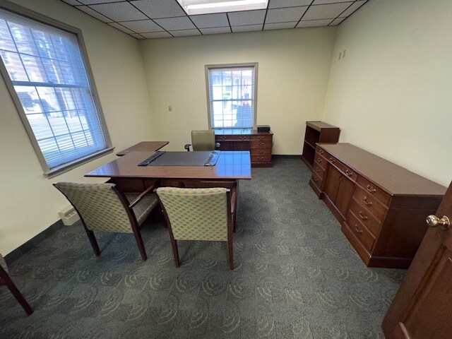 More Photos Of 530 Broadway, East Liverpool Bank For Sale
