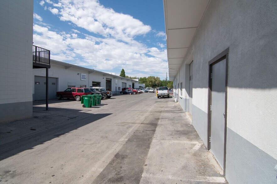 More Photos Of 425 Gentry Way, Reno Office For Lease