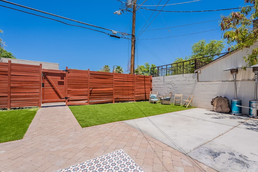 More Photos Of 7140 E 1st Ave, Scottsdale Storefront For Sale