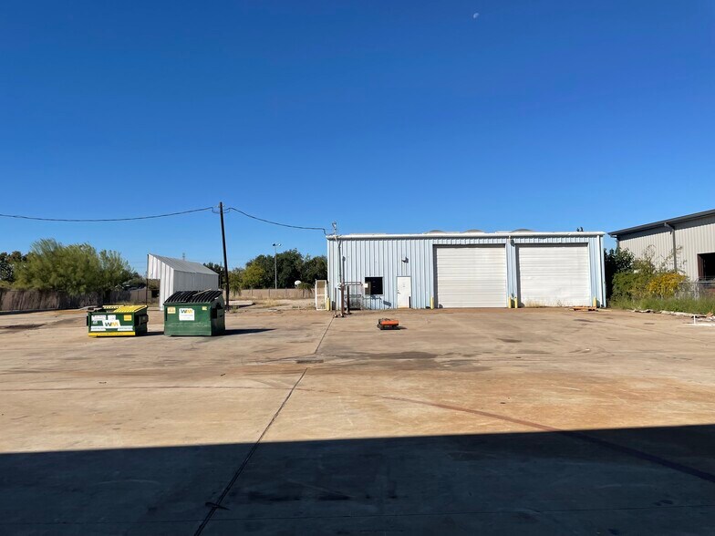 More Photos Of 109 N Richey St, Pasadena Warehouse For Lease