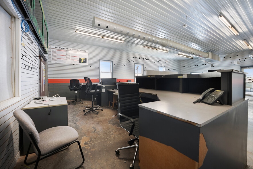 More Photos Of 20600 Hwy 2, Tilbury Auto Dealership For Sale