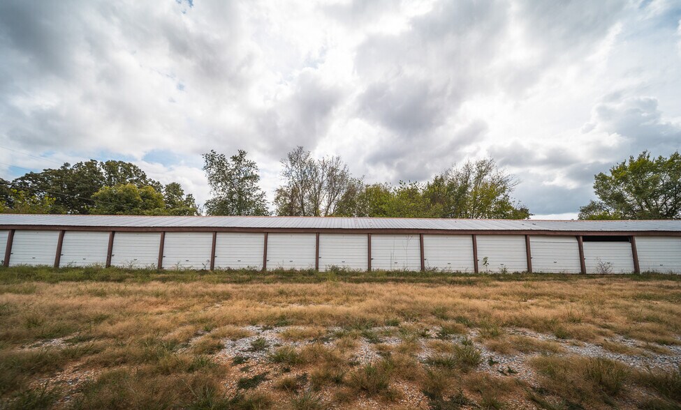 More Photos Of 29176 MO-7, Edwards General Retail For Sale