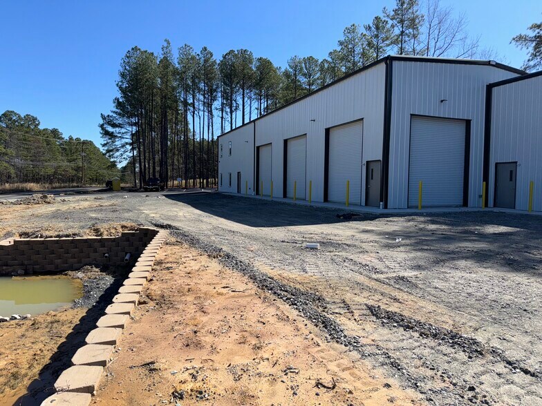 More Photos Of 2401 S Alston Ave, Durham Warehouse For Lease