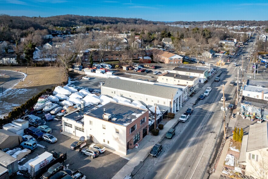 More Photos Of 197 New York Ave, Huntington Office For Lease