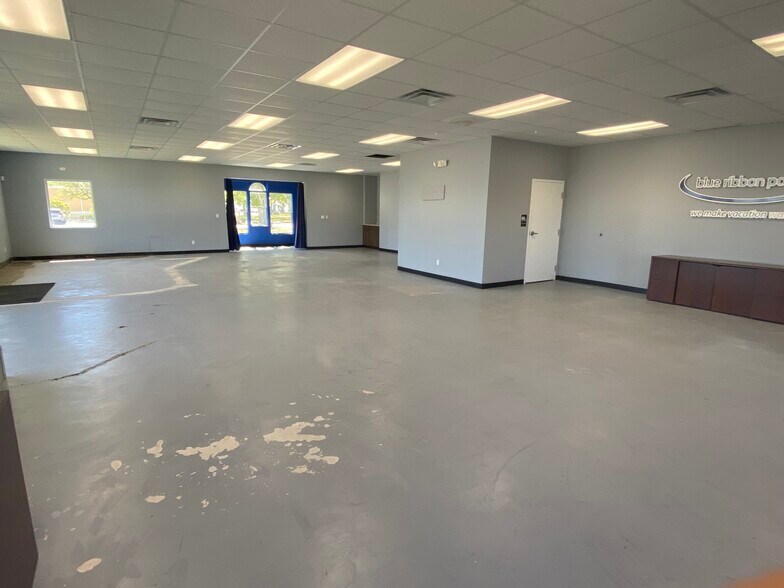 More Photos Of 3670 S Ridgewood Ave, Port Orange Freestanding For Lease