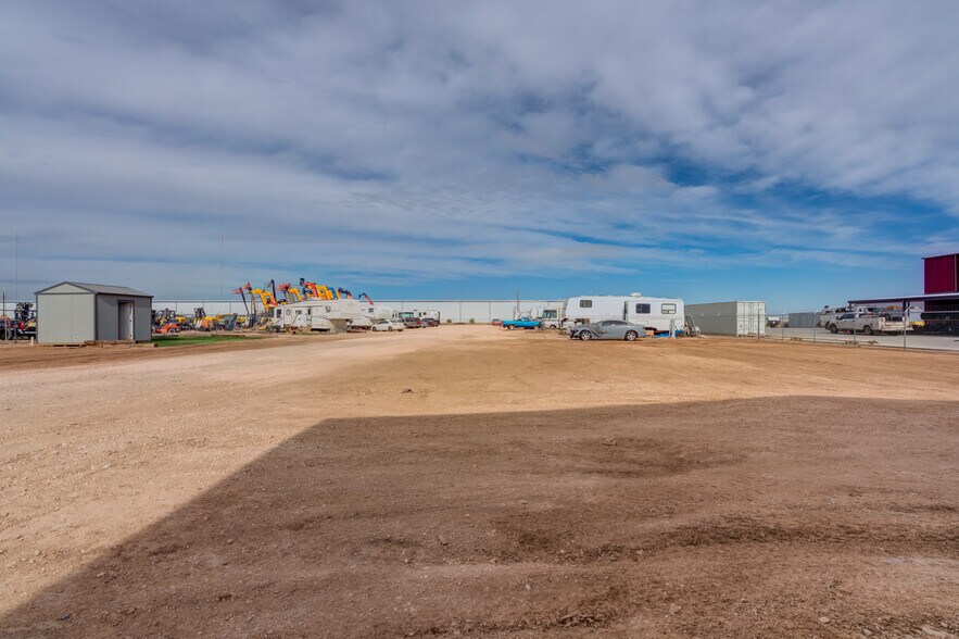 More Photos Of 604 E County Road 7200, Lubbock Office Residential For Sale