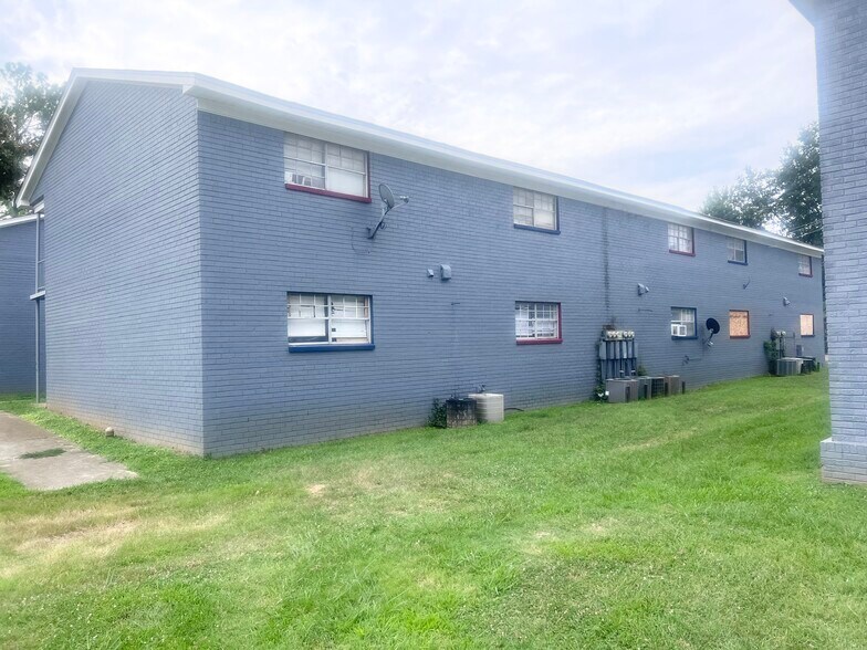 More Photos Of 1095 Merriwether Ave, Memphis Apartments For Sale