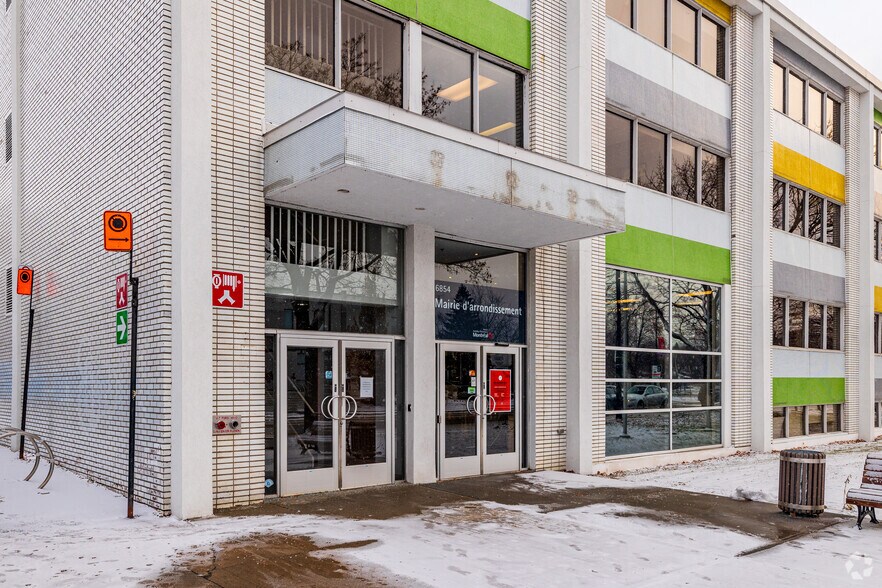More Photos Of 6850-6854 Rue Sherbrooke E, Montréal Office For Sale