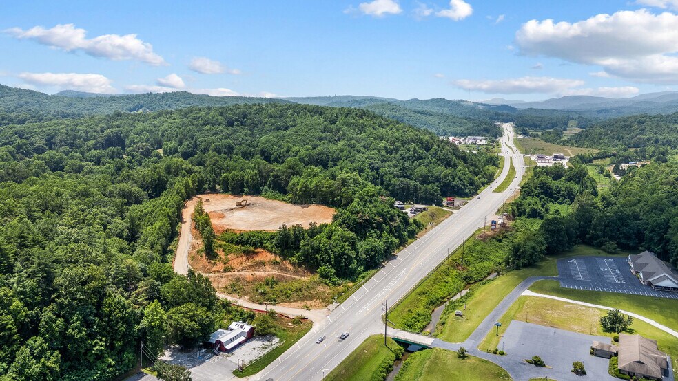 More Photos Of 851 Highway 441 S, Clayton Freestanding For Sale