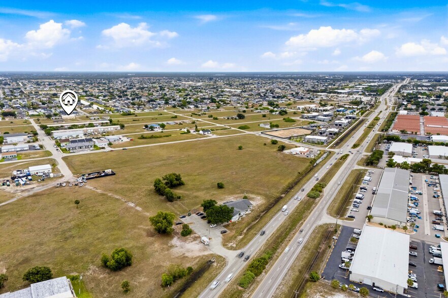 More Photos Of 1010 NE 9th St, Cape Coral Office For Sale