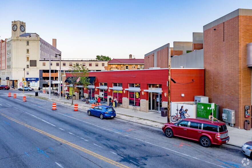More Photos Of 2035-2045 E North Ave, Milwaukee Freestanding For Sale