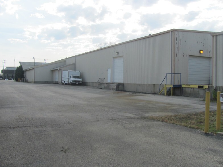 More Photos Of 2415 Mcdonough St, Joliet Warehouse For Lease