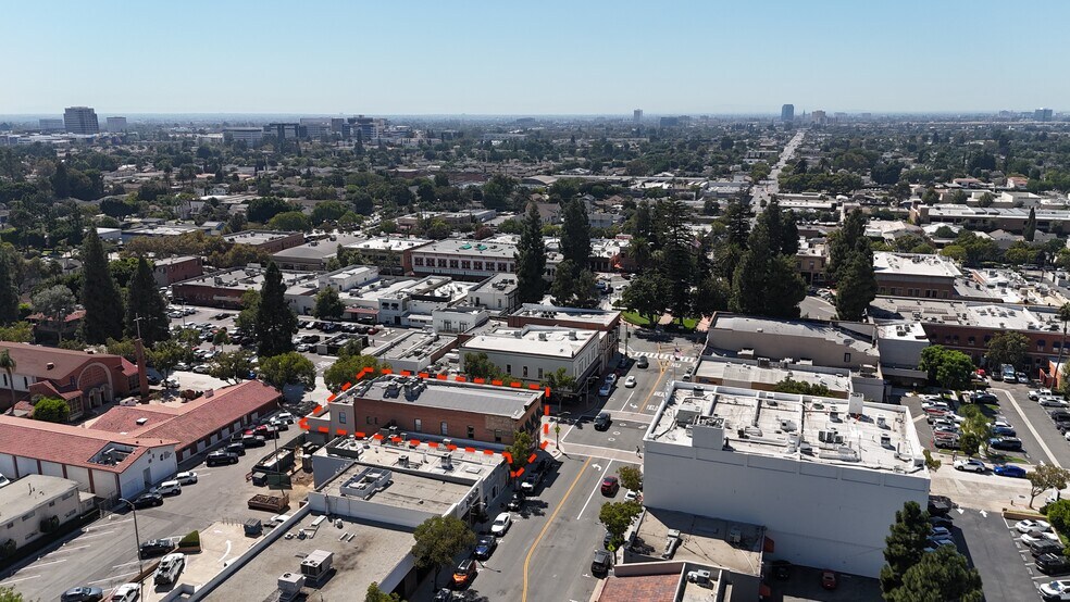 More Photos Of 200 E Chapman Ave, Orange Storefront Retail Office For Lease