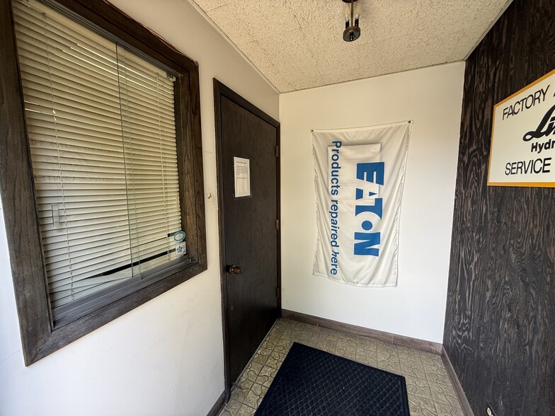 More Photos Of 135 Martin Ln, Elk Grove Village Warehouse For Sale