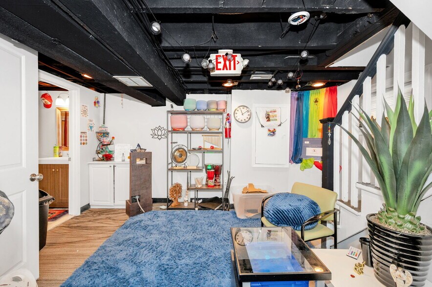 More Photos Of 4920 Belair Rd, Baltimore Office For Sale