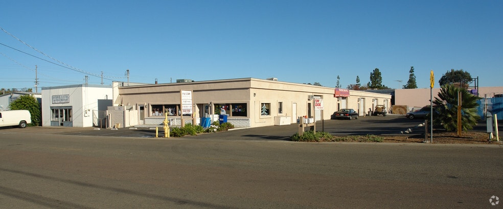 More Photos Of 662-672 Enterprise St, Escondido Warehouse For Lease