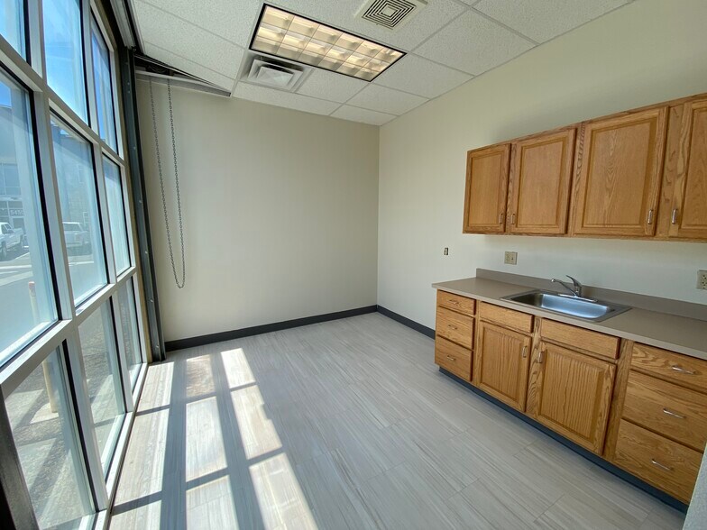 More Photos Of 1140 Financial Blvd, Reno Unknown For Lease