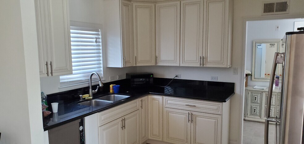 More Photos Of 7245 Harding Cir, Buena Park Specialty For Sale