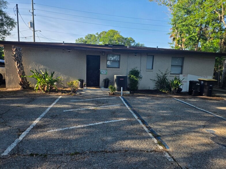 More Photos Of 6216 Sauterne Dr, Jacksonville Freestanding For Sale