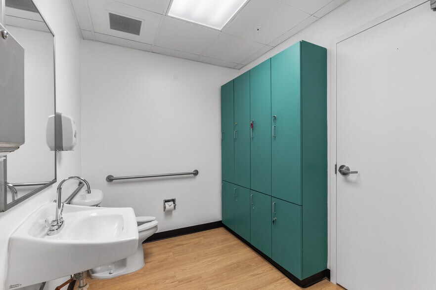 More Photos Of 845 37th Pl, Vero Beach Medical For Lease