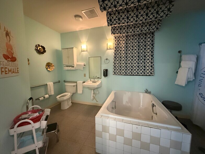 More Photos Of 1900 E Bay Dr, Largo Medical For Sale