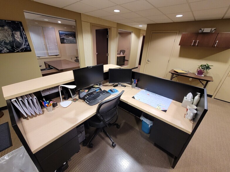 More Photos Of 11700-11706 Bowman Green Dr, Reston Office For Lease