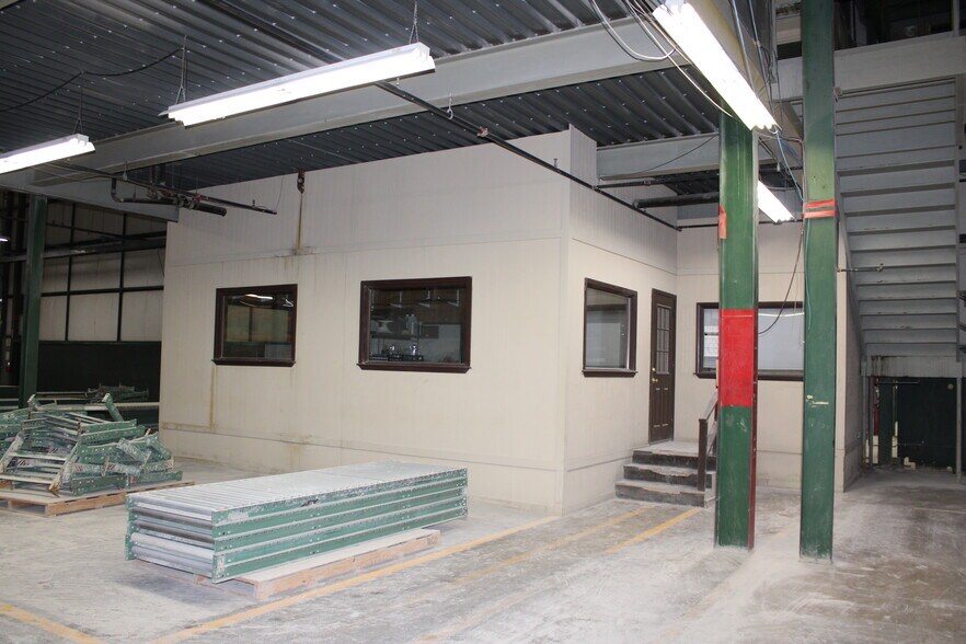 More Photos Of 8328 Macarthur Dr, North Little Rock Manufacturing For Lease