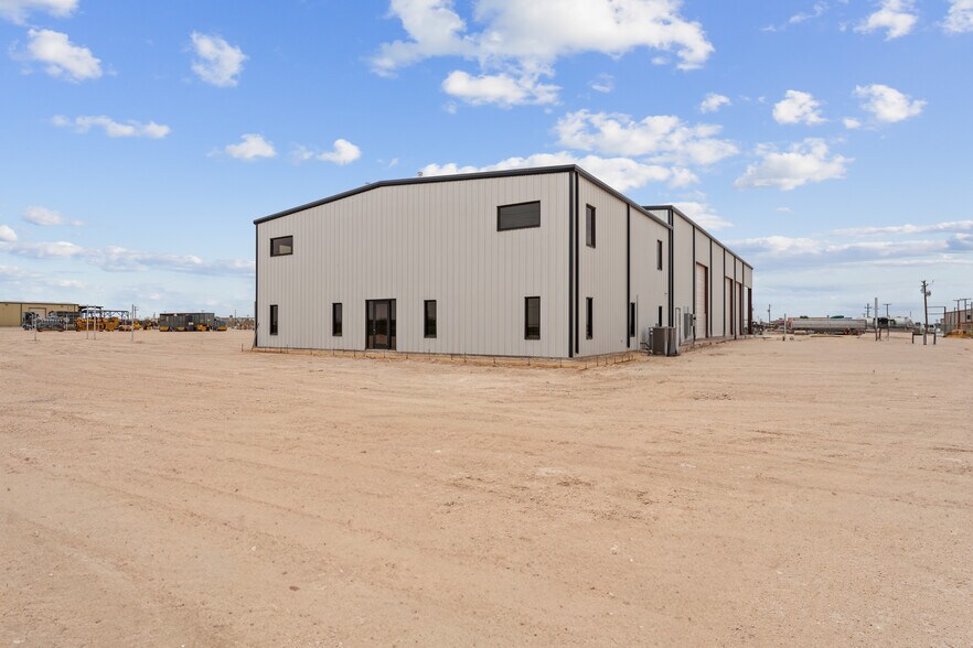 More Photos Of 7922 Interstate 20 Service rd, Odessa Warehouse For Lease