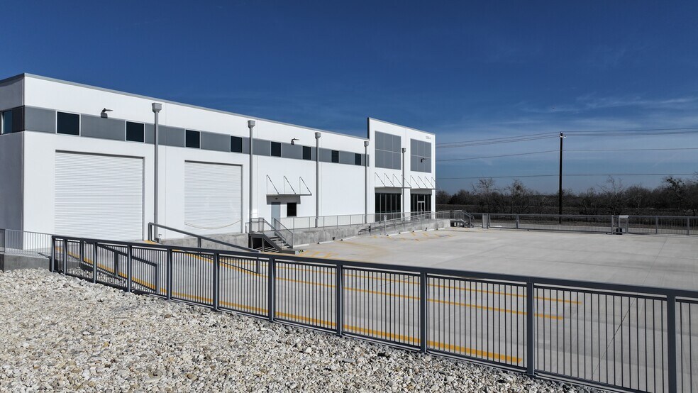 More Photos Of 12522 FM 1625, Creedmoor Warehouse For Sale