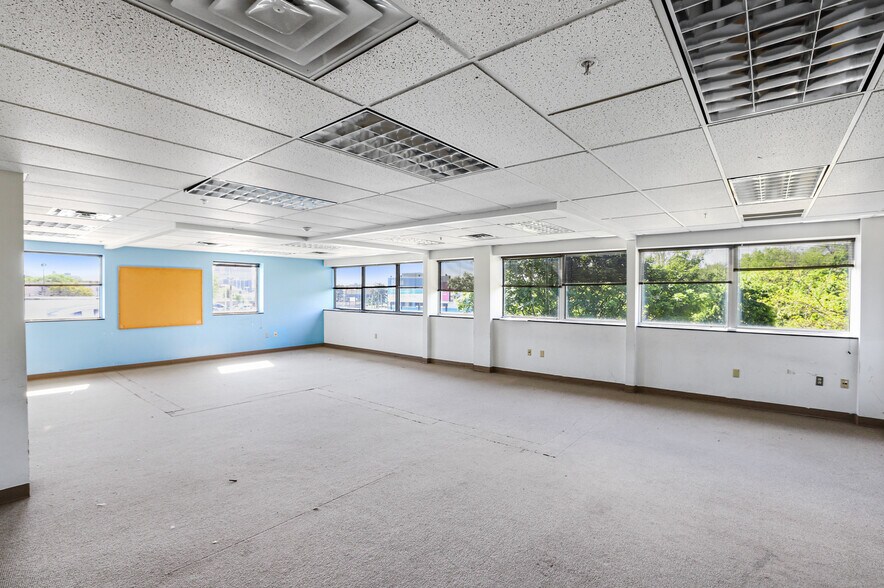 More Photos Of 184 Salem Ave, Dayton Office Residential For Lease