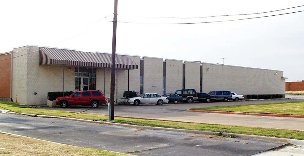 More Photos Of 8505 Chancellor Row, Dallas Industrial For Lease