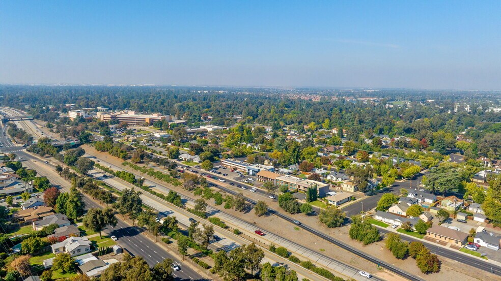 More Photos Of 1606 W Mineral King Ave, Visalia Office For Sale