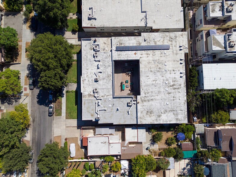 More Photos Of 1165 Thompson Ave, Glendale Apartments For Sale