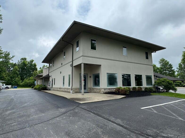 Primary Photo Of 171 Green Meadows Dr S, Lewis Center Office Residential For Sale