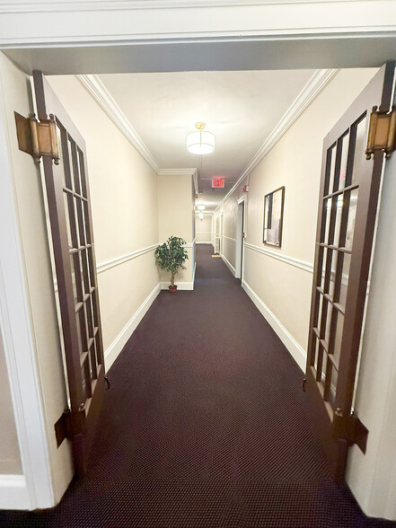 More Photos Of 21 Fruit St, Worcester Apartments For Sale