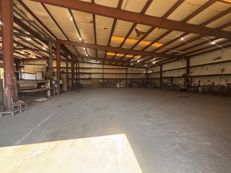 More Photos Of 424 Shelton Rd, West Columbia Warehouse For Sale