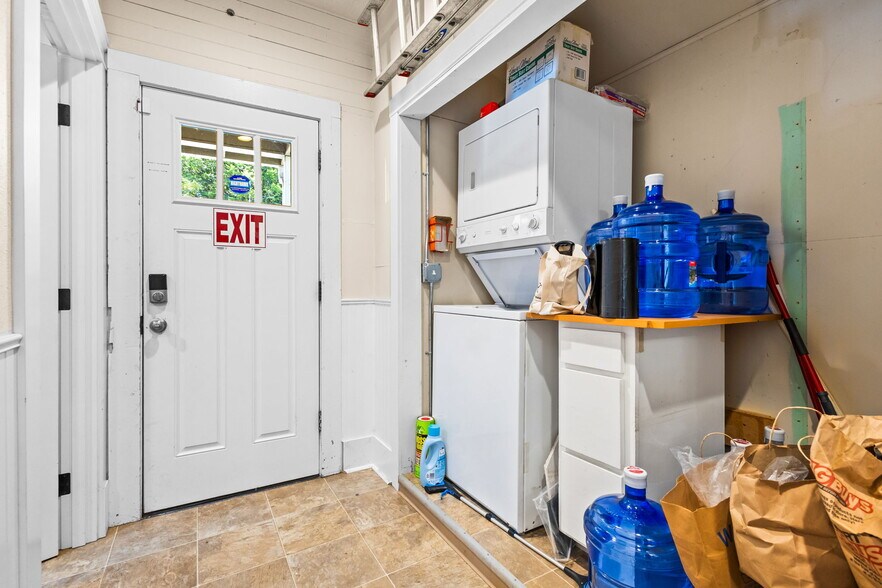More Photos Of 1800 State St, Salem Medical For Sale