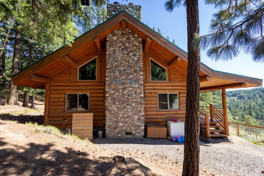More Photos Of 82 Meadows Loop, Lyle Specialty For Sale