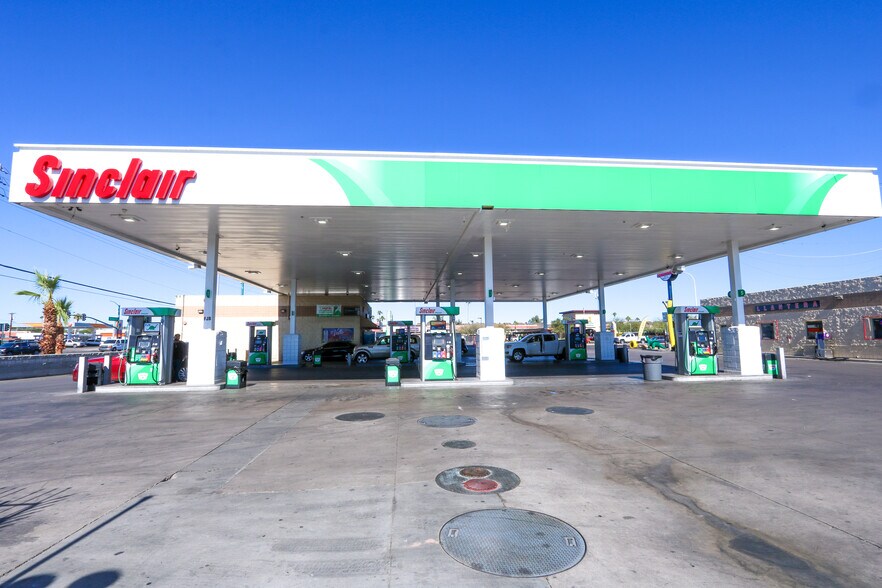 More Photos Of 2649 W Indian School Rd, Phoenix Service Station For Sale