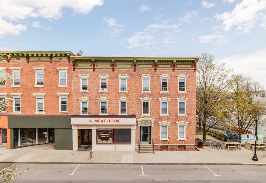More Photos Of 323 Warren St, Hudson Storefront Retail Residential For Sale